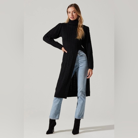 Astr Sweaters - ASTR the Label High Slit Csnle Knit Sweater